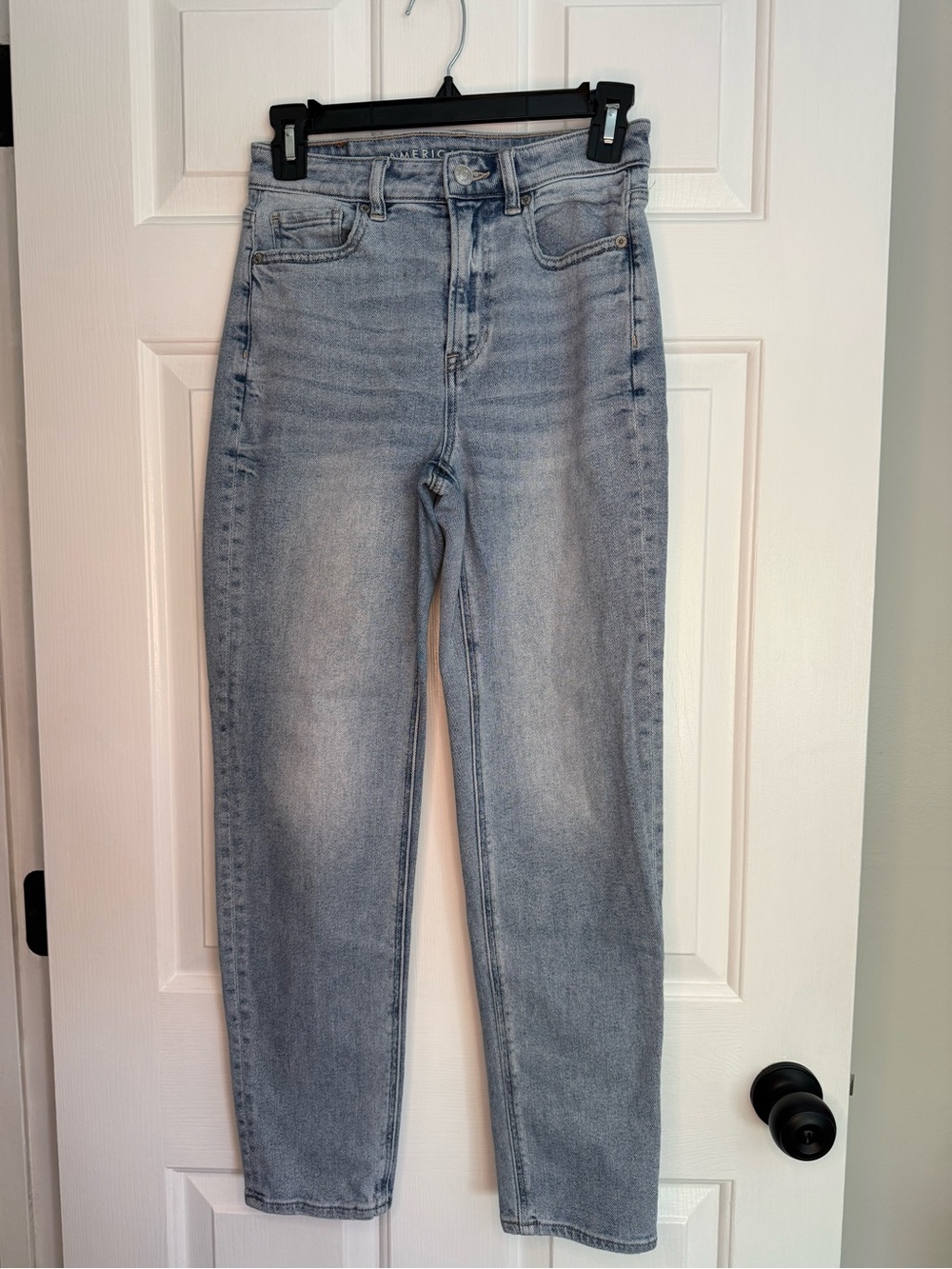 American Eagle Outfitters Mom Straight Jean